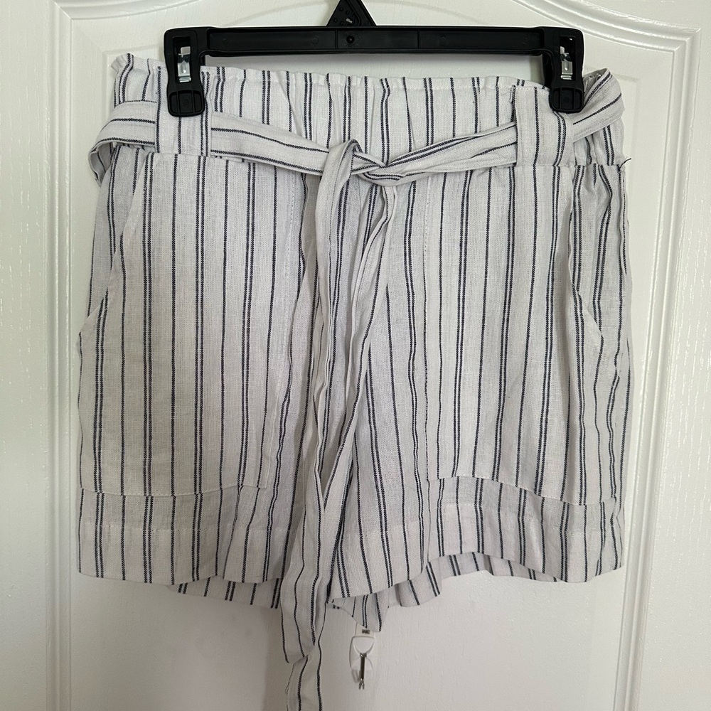 Indigo Rein High Waisted Striped Shorts Linen Blend Paperbag Waist White Blue